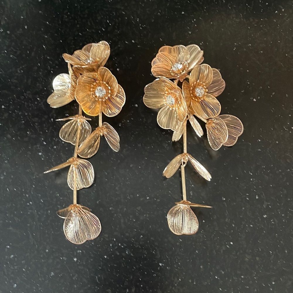ZARA CASCADING GOLD KATE MIDDLETON FLORAL EARRINGS FLOWER GOLD BAFTAS